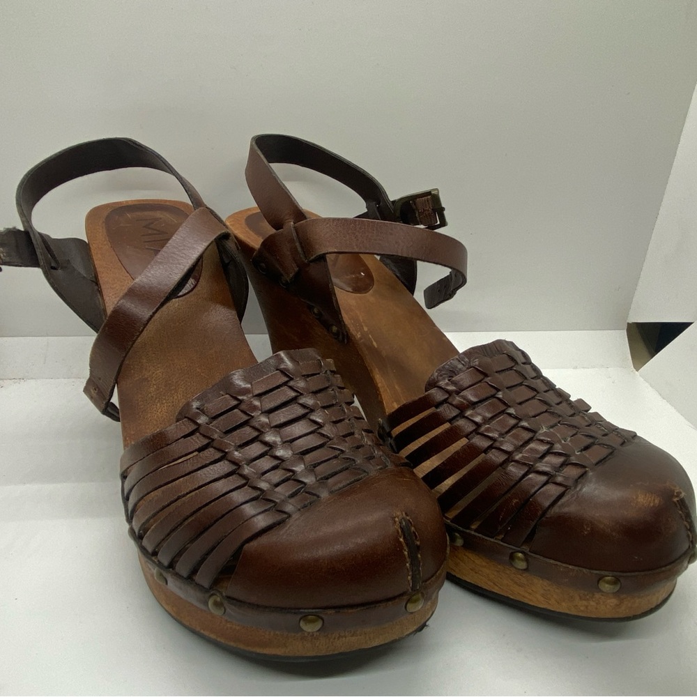 MIA Leather and Wood Woven Clogs-VINTAGE 90s (SIZE 8)